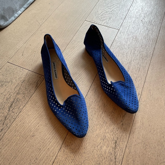 Manolo Blahnik Blue Suede Flats - Picture 1 of 11